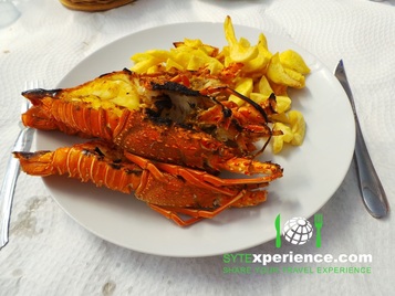 angola Complexo turistico Golfinho Sangano lagosta lobster food resort restaurant comer comida grill grelhado