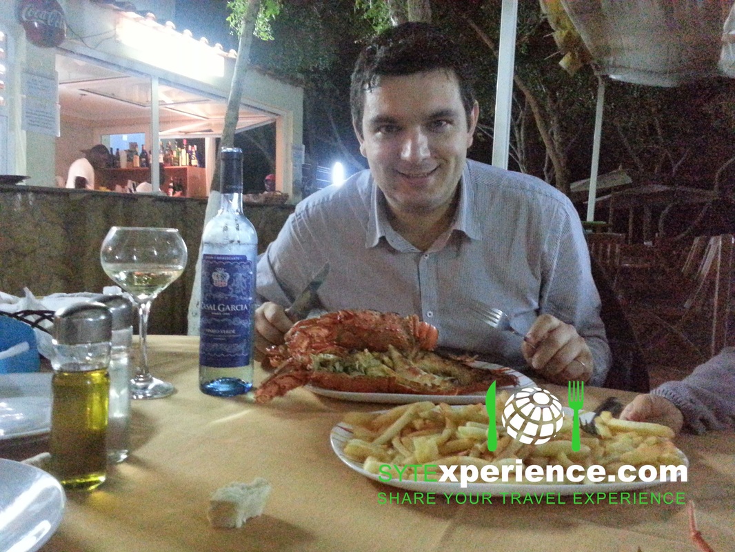angola Complexo turistico Golfinho Sangano lagosta lobster food resort restaurant comer comida grill grelhado vinho verde casal garcia josias noite